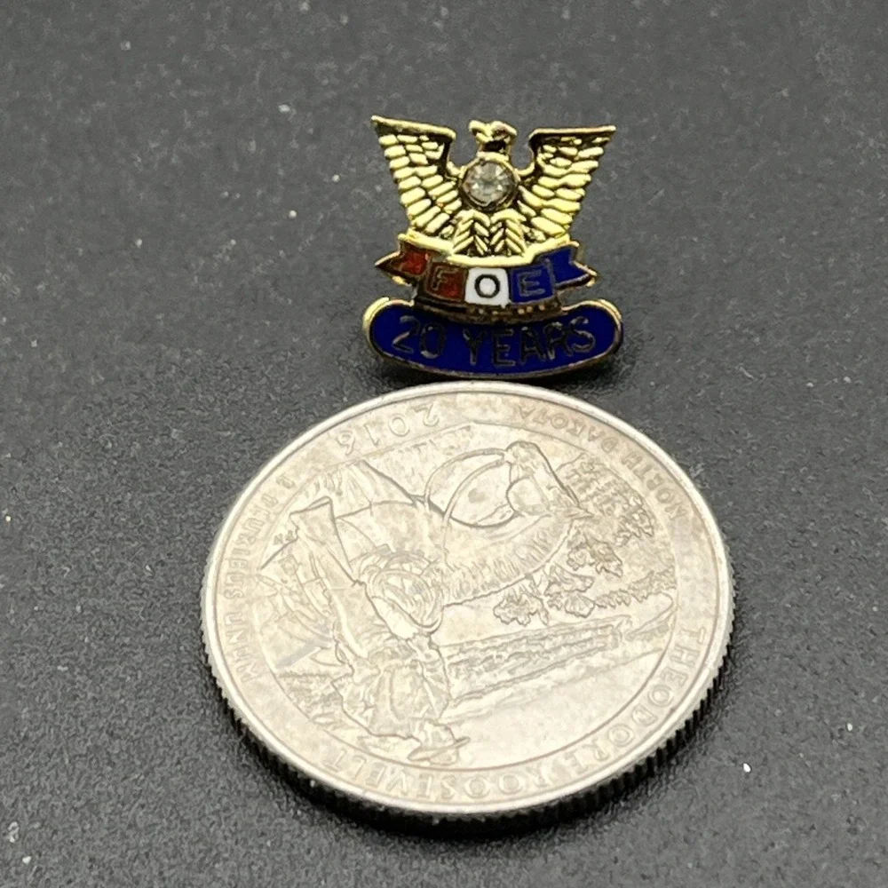 FOE Fraternal Order Of Eagles 20 Years Lapel Hat‎ Pin